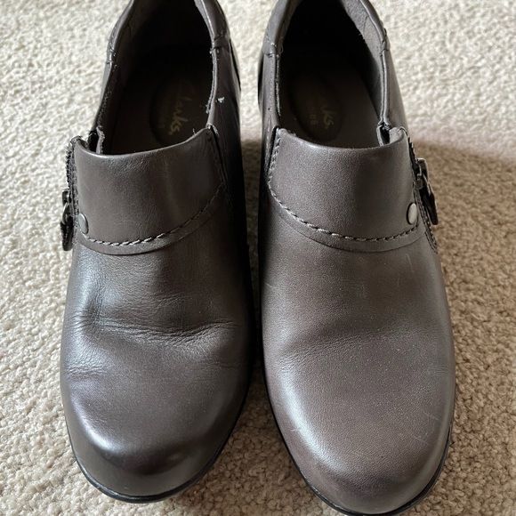 Clarks Women’s Leather Gray/Taupe Heeled Casual Shoes - Picture 2 of 7